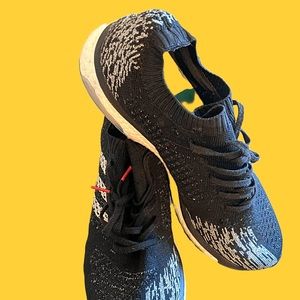 Adidas ultra boost for men 👟 size 10 🕶